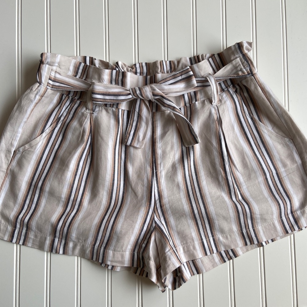 🖤 Women’s cinched waist short